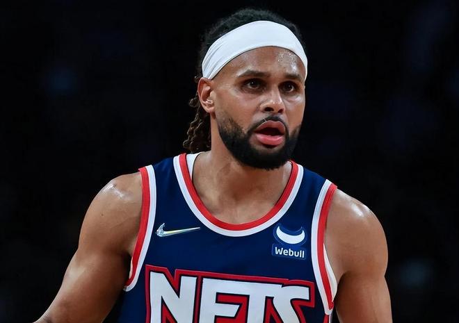 关于蒂姆官方宣布重返赛场新规，篮网引发争议！热度持续攀升的信息